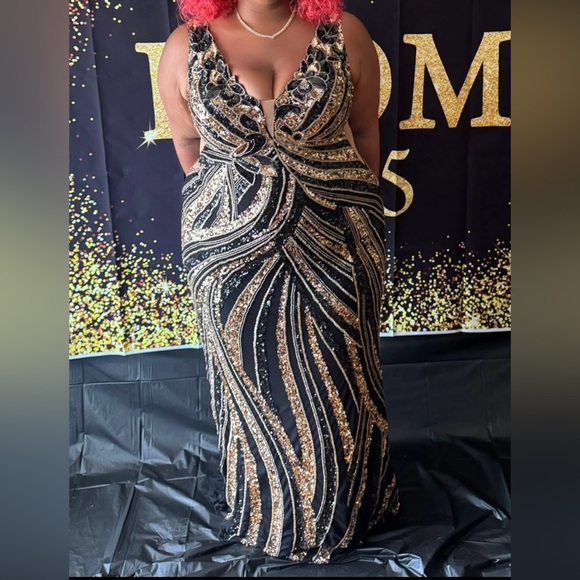 Elegant Black and Gold Prom Dress